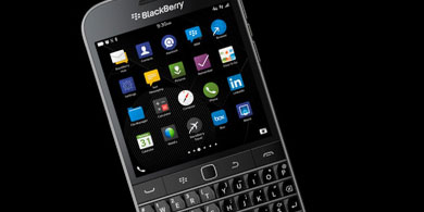 BlackBerry vuelve a sus races con Classic