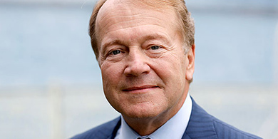 John Chambers deja de ser el CEO de Cisco