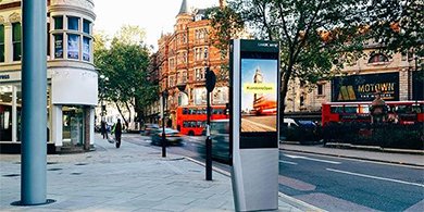 Como Nueva York, Londres se llena de puestos con WiFi