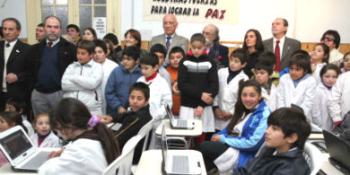 Qu opina el gobernador de Santa Fe sobre las netbooks educativas?