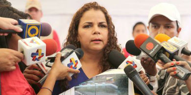 Una ministra de Venezuela pide a los ciudadanos cerrar cuentas de Facebook